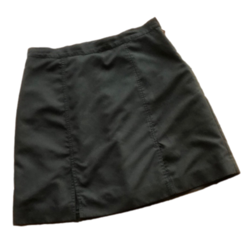 Izod Skort - Size 8